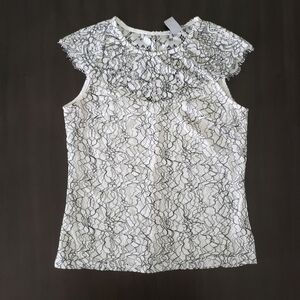 ⭐3/$25⭐ H&M Women's Floral Lace Top Size XS